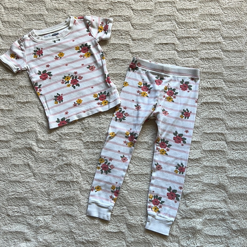 ⭐️3/$10 Floral Striped PJs